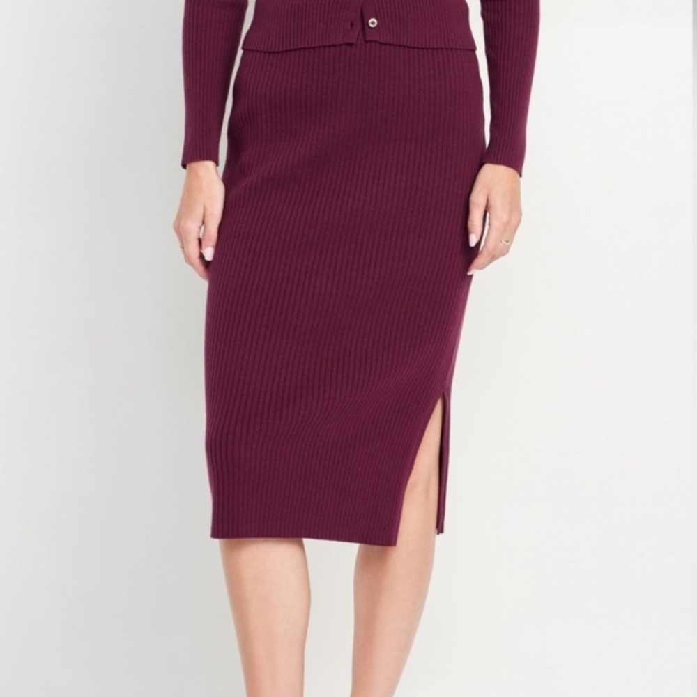 Ribbed Burgundy Skirt